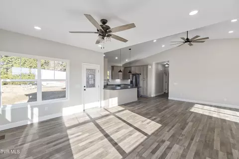 Living - 53 Clear Mountain Trail Greeneville Tn 37745, Greeneville, TN 37745 photo 9 of 13