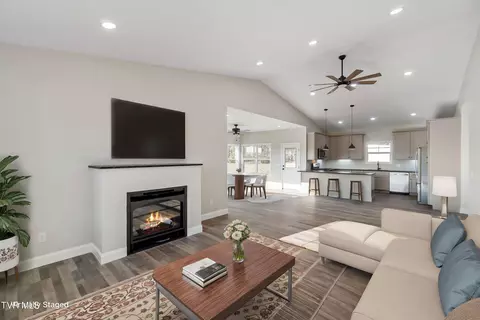 Living - 53 Clear Mountain Trail Greeneville Tn 37745, Greeneville, TN 37745 photo 7 of 13