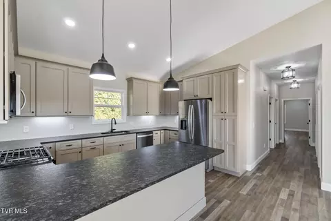Entry Way - 53 Clear Mountain Trail Greeneville Tn 37745, Greeneville, TN 37745 photo 1 of 2
