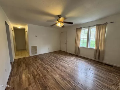 Living - 369 Bill West Road Limestone Tn 37681, Limestone, TN 37681 photo 3 of 5