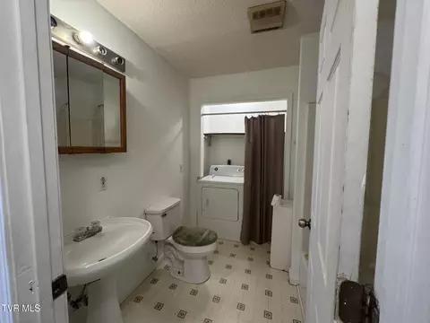 Bath - 369 Bill West Road Limestone Tn 37681, Limestone, TN 37681 photo 1 of 4