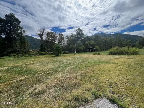 123 Streets Lane Hampton Tn 37658, Hampton, TN 37658 photo 5