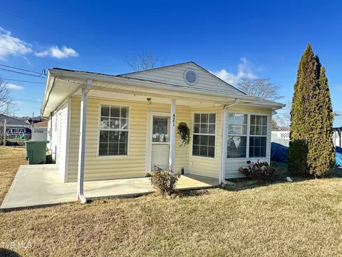 421 Field Road Elizabethton Tn 37643, Elizabethton, TN 37643