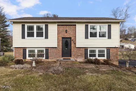 404 Pleasant Grove Road Bluff City Tn 37618, Bluff City, TN 37618