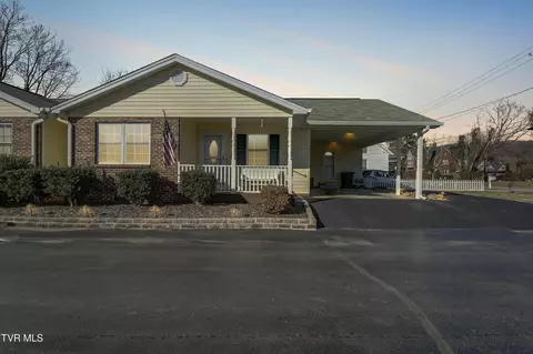 703 N N Main Street 11 Elizabethton Tn 37643, Elizabethton, TN 37643