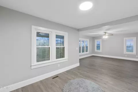 Living - 2928 Highway 107 Chuckey Tn 37641, Chuckey, TN 37641 photo 1 of 5