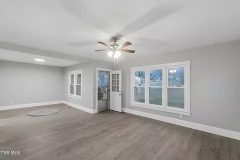 Living - 2928 Highway 107 Chuckey Tn 37641, Chuckey, TN 37641 photo 3 of 5