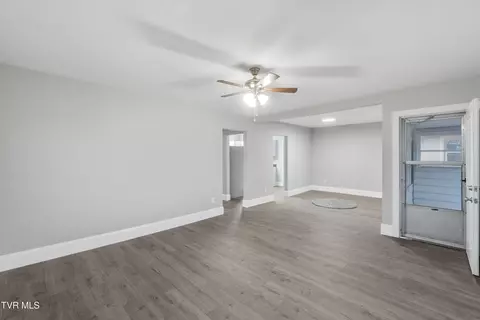 Living - 2928 Highway 107 Chuckey Tn 37641, Chuckey, TN 37641 photo 4 of 5