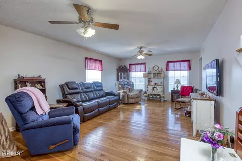 7579 Buchanan Road Glade Spring Va 24340, Glade Spring, VA 24340 photo 11