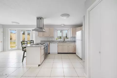 Kitchen - 102 Springview Drive Gray Tn 37615, Gray, TN 37615 photo 1 of 4