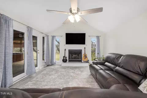 Living - 102 Springview Drive Gray Tn 37615, Gray, TN 37615 photo 1 of 2