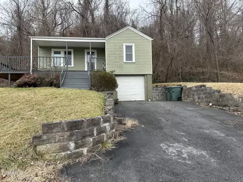 712 W I Street Elizabethton Tn 37643, Elizabethton, TN 37643