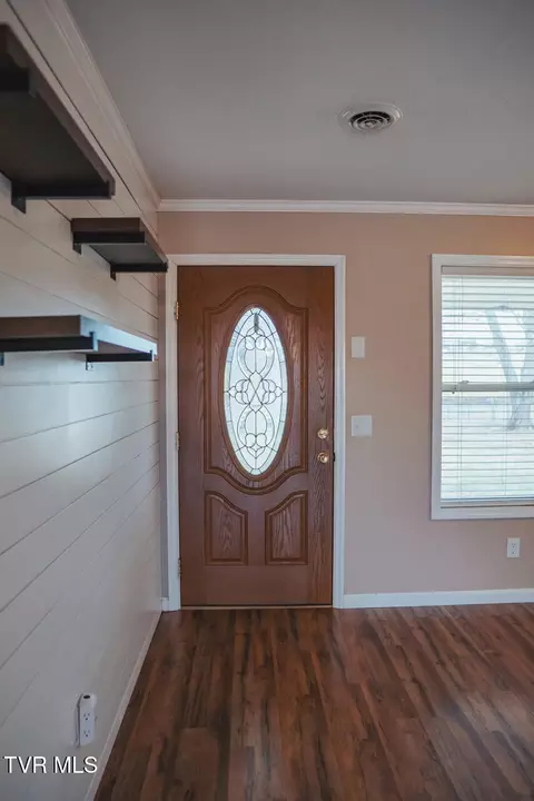 Entry Way - 204 Dunford Circle Limestone Tn 37681, Limestone, TN 37681 photo 3 of 4