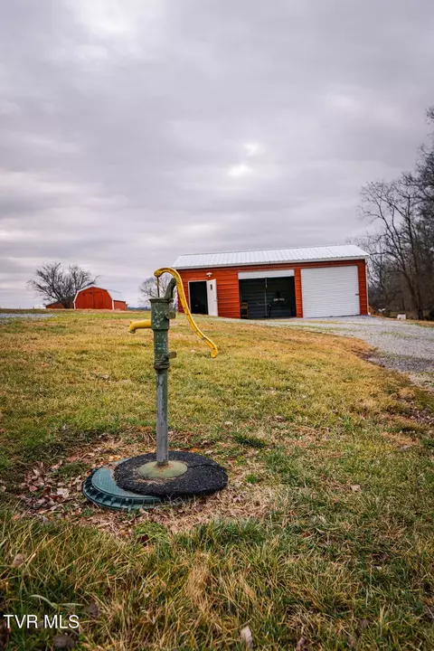 Exterior - 204 Dunford Circle Limestone Tn 37681, Limestone, TN 37681 photo 6 of 15