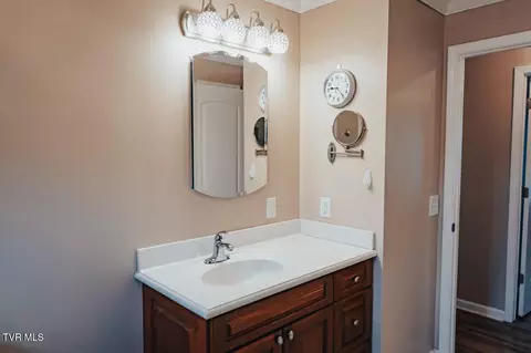 Bath - 204 Dunford Circle Limestone Tn 37681, Limestone, TN 37681 photo 7 of 8