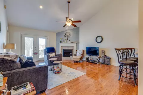 Living - 20413 Turfway Lane 20413 Abingdon Va 24211, Abingdon, VA 24211 photo 1 of 3