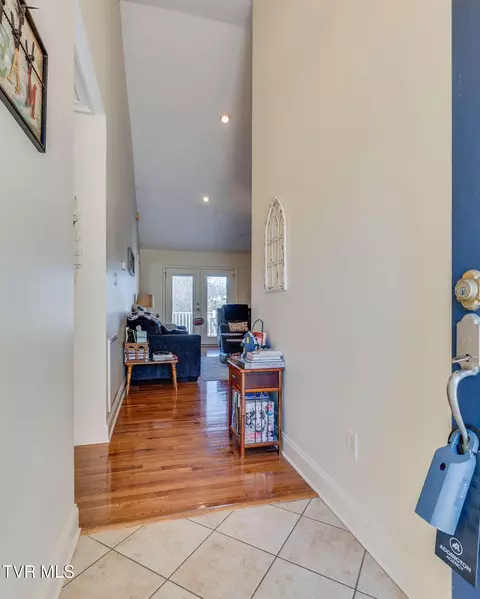Entry Way - 20413 Turfway Lane 20413 Abingdon Va 24211, Abingdon, VA 24211 photo 1 of 2