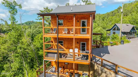 1864 Blue Tick Way Sevierville Tn 37876, Sevierville, TN 37876