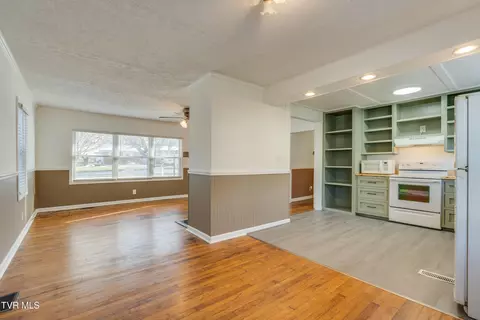 Living - 615 Crook Street Hampton Tn 37658, Hampton, TN 37658 photo 4 of 4