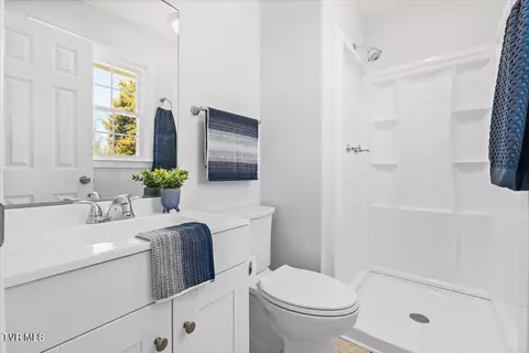 Bath - 197 Dewdrop Place Bristol Va 24201, Bristol, VA 24201 photo 1 of 4