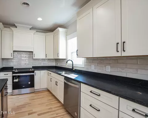 385 Gransley Court Gray Tn 37615, Gray, TN 37615 photo 13