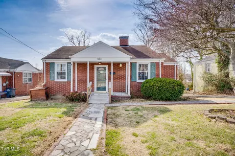 1333 Pineola Avenue Kingsport Tn 37664, Kingsport, TN 37664