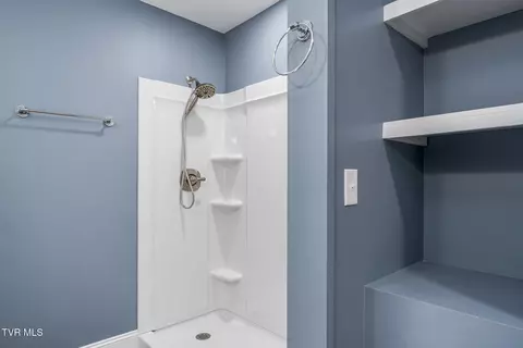 Bath - 307 Piney Grove Road Hampton Tn 37658, Hampton, TN 37658 photo 3 of 3