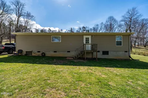 Exterior - 819 N Mohawk Drive Erwin Tn 37650, Erwin, TN 37650 photo 6 of 10