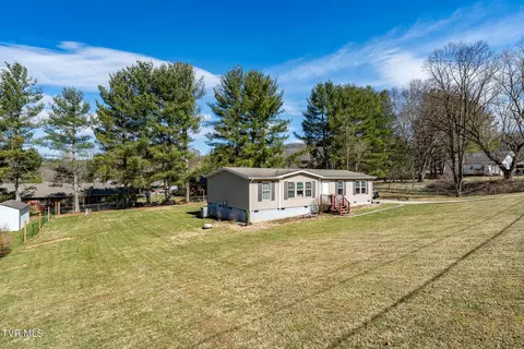 Exterior - 819 N Mohawk Drive Erwin Tn 37650, Erwin, TN 37650 photo 1 of 10