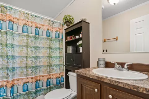 Bath - 819 N Mohawk Drive Erwin Tn 37650, Erwin, TN 37650 photo 1 of 2