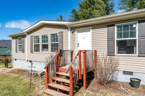Exterior - 819 N Mohawk Drive Erwin Tn 37650, Erwin, TN 37650 photo 2 of 10