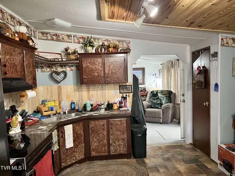 Kitchen - 208 Observation Drive Duffield Va 24244, Duffield, VA 24244 photo 1 of 3
