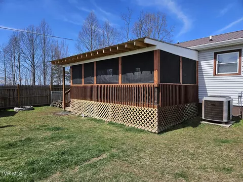 229 Harm Ridge Coeburn Va 24230, Coeburn, VA 24230 photo 5