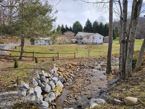 387 Peters Hollow Road Elizabethton Tn 37643, Elizabethton, TN 37643