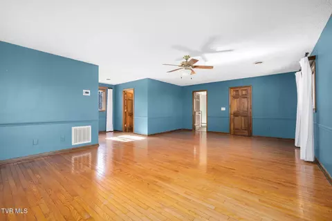 434 Riverview Drive Johnson City Tn 37601, Johnson City, TN 37601 photo 29
