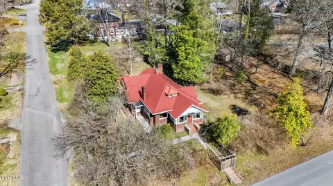 17 W Wyandotte Avenue Big Stone Gap Va 24219, Big Stone Gap, VA 24219