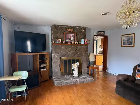 401 N Mohawk Drive Erwin Tn 37650, Erwin, TN 37650 photo 6