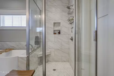 Bath - 1274 Panoramic Vista Gray Tn 37615, Gray, TN 37615 photo 4 of 8