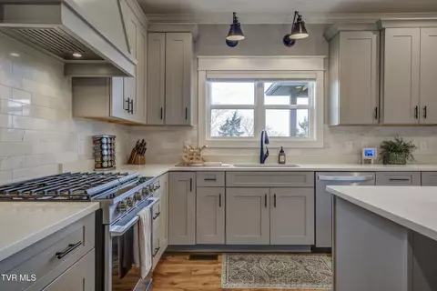Kitchen - 1274 Panoramic Vista Gray Tn 37615, Gray, TN 37615 photo 6 of 9