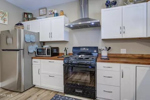 Kitchen - 200 Clear Branch Road Erwin Tn 37650, Erwin, TN 37650 photo 5 of 8