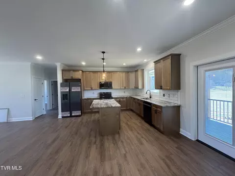 Kitchen - 15438 Keys Drive Abingdon Va 24210, Abingdon, VA 24210 photo 2 of 3