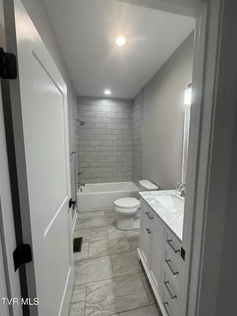 Bath - 15438 Keys Drive Abingdon Va 24210, Abingdon, VA 24210 photo 1 of 4