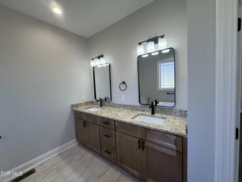 Bath - 15438 Keys Drive Abingdon Va 24210, Abingdon, VA 24210 photo 4 of 4