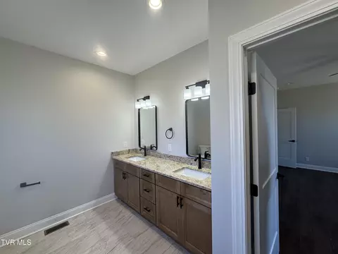 Bath - 15438 Keys Drive Abingdon Va 24210, Abingdon, VA 24210 photo 3 of 4