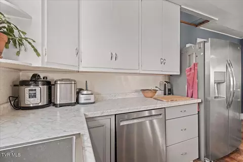 Kitchen - 295 Taylor Road Fall Branch Tn 37656, Fall Branch, TN 37656 photo 5 of 5
