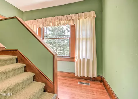 Entry Way - 415 Fairgrounds Road Greeneville Tn 37745, Greeneville, TN 37745 photo 4 of 6