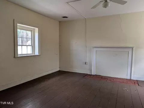 Bedroom - 337 Painter Road Bristol Tn 37620, Bristol, TN 37620 photo 2 of 5