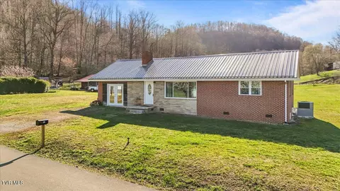 300 Berry Hill Road Elizabethton Tn 37643, Elizabethton, TN 37643