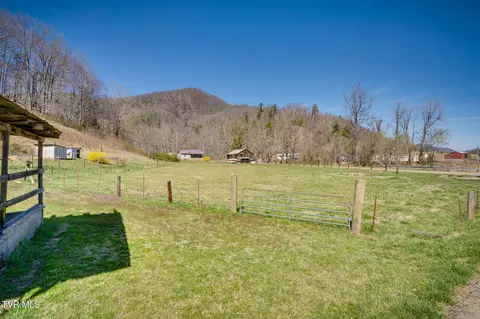 Exterior - 501 Polly Erwin Road Erwin Tn 37650, Erwin, TN 37650 photo 6 of 9