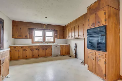 Kitchen - 501 Polly Erwin Road Erwin Tn 37650, Erwin, TN 37650 photo 2 of 3